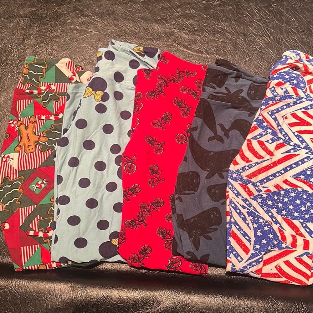 Lot of five Lularoe one size leggings.
